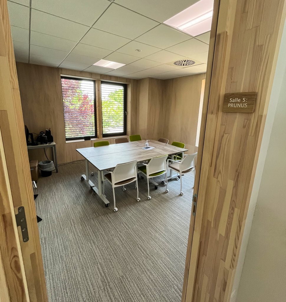 Aménagement espace de travail SERUE Ingénierie | BOA Mobilier
