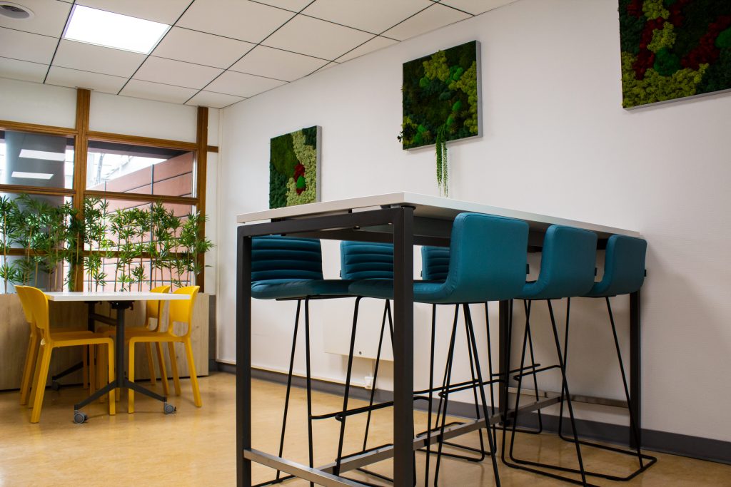 Aménagement espace de travail université BOA mobilier