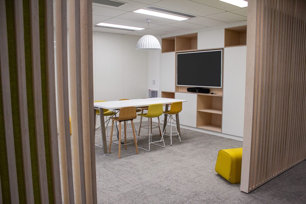 Aménagement espaces collaboratifs bâtiment Shake, siège social Caisse d'épargne Hauts-de-France, BOA Mobilier