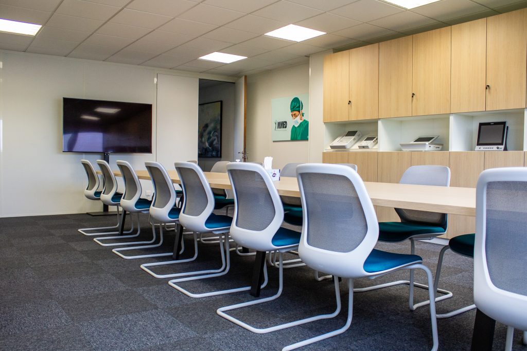 Aménagement salle de réunion Immed Europe BOA Mobilier